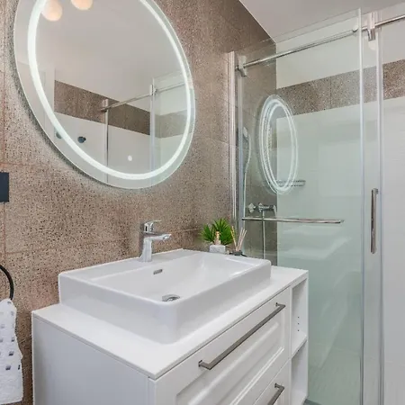 Apartament Marina *